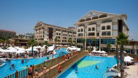 CRYSTAL PALACE LUXURY RESORT & SPA